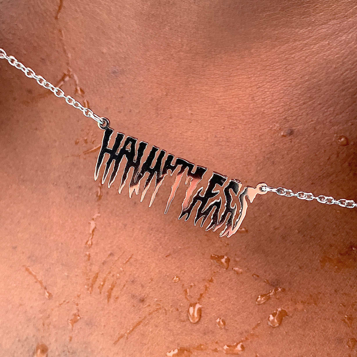 HAUNTLESS NECKLACE